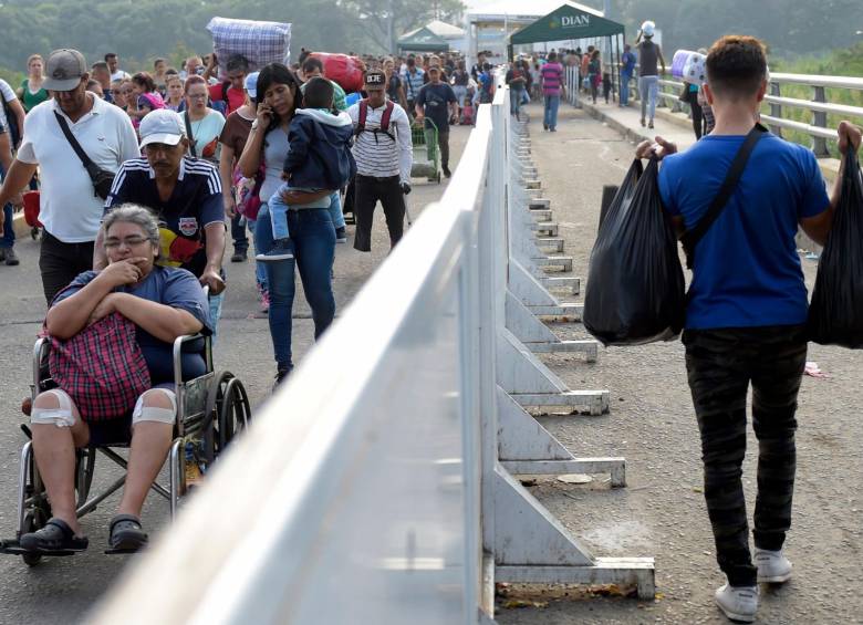Cruce del puente internacional Simón Bolívar. Foto: AFP