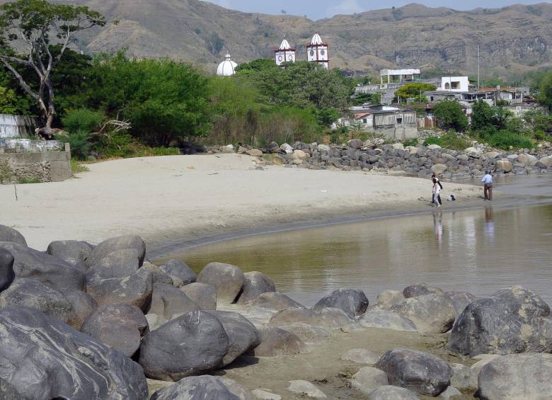 En Honda, el nivel del río Magdalena se redujo casi un 50 por ciento. FOTO Colprensa