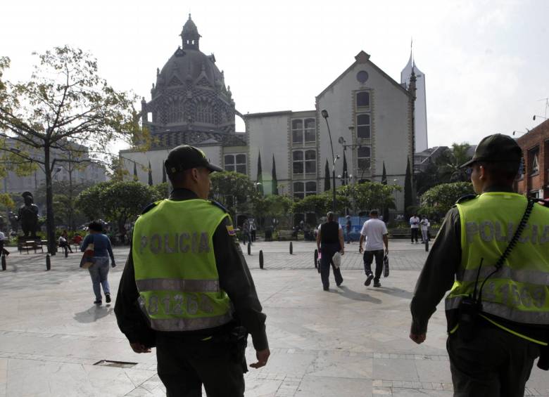 La Plaza Botero es uno de los nueve puntos críticos de inseguridad identificados por la Policía y allí habrá una intervención especial. FOTO manuel saldarriaga