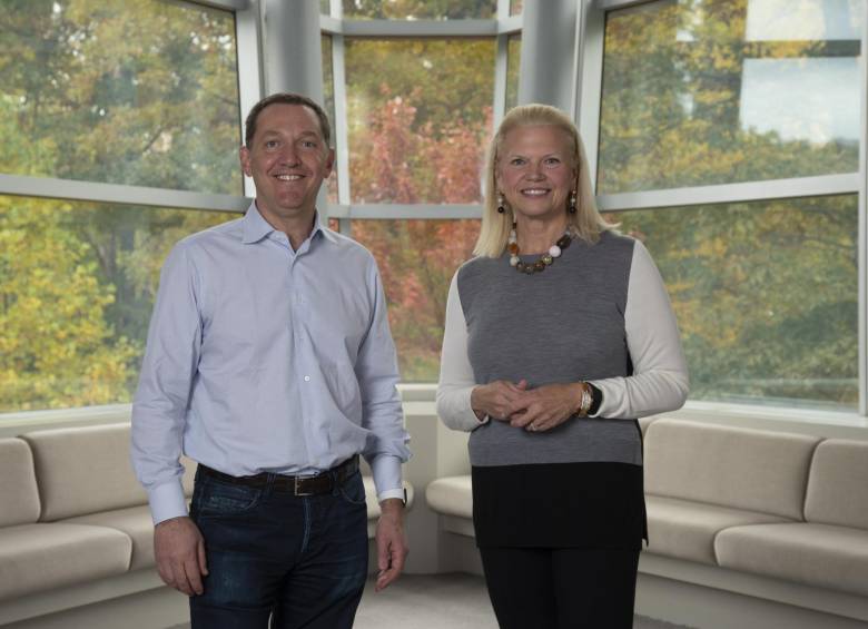 Ginni Rometty, presidente y CEO de IBM y James M. Whitehurst, CEO de Red Hat anunciaron el 28 octubre del año pasado el acuerdo de compra. FOTO: IBM