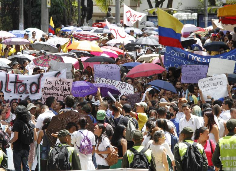 Las centrales obreras, los sindicatos, los mineros, los cafeteros y los transportadores se harán sentir en una masiva marcha en varios puntos de Antioquia. FOTO ARCHIVO