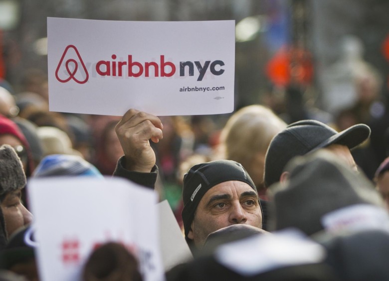 Quienes apoyan este sistema protestaron afuera del Consejo Municipal en NY. FOTO AP