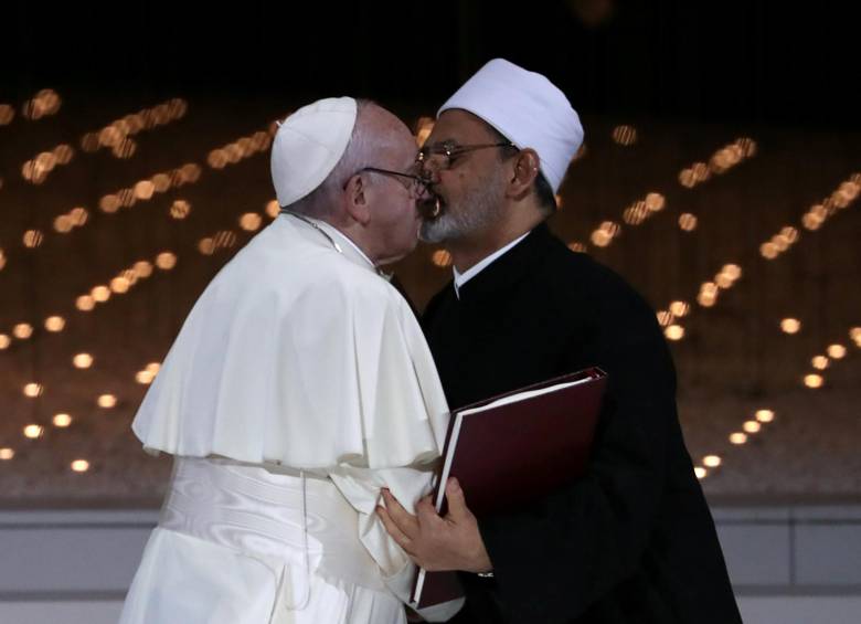 El Papa y el gran imán de Al Azhar condenaron juntos el lunes toda discriminación contra las minorías religiosas y llamaron a la fraternidad FOTO REUTERS
