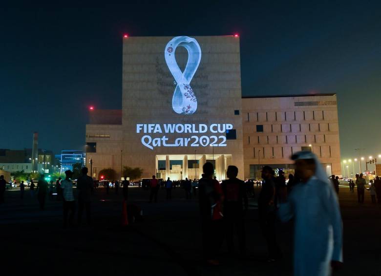 Así luce en Doha el logo del Mundial 2020. FOTO EFE
