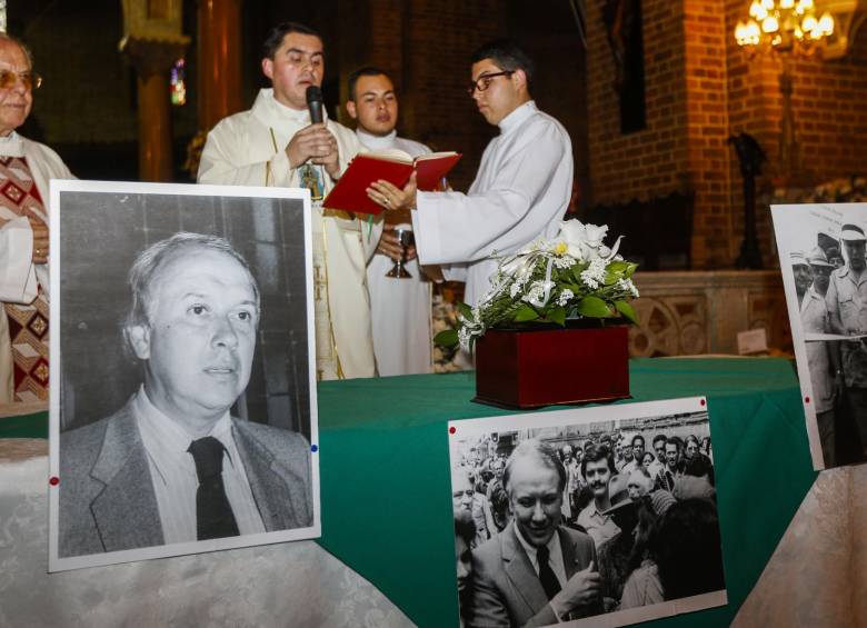 La ceremonia se cumplió con las cenizas del dirigente antioqueño. 