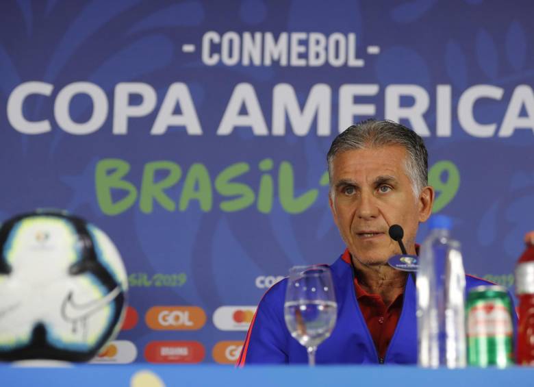 Carlos Queiroz sabe que la necesidad la tiene este domingo Paraguay y con base en ese pensamiento ubicará los once inicialistas. FOTO EFE