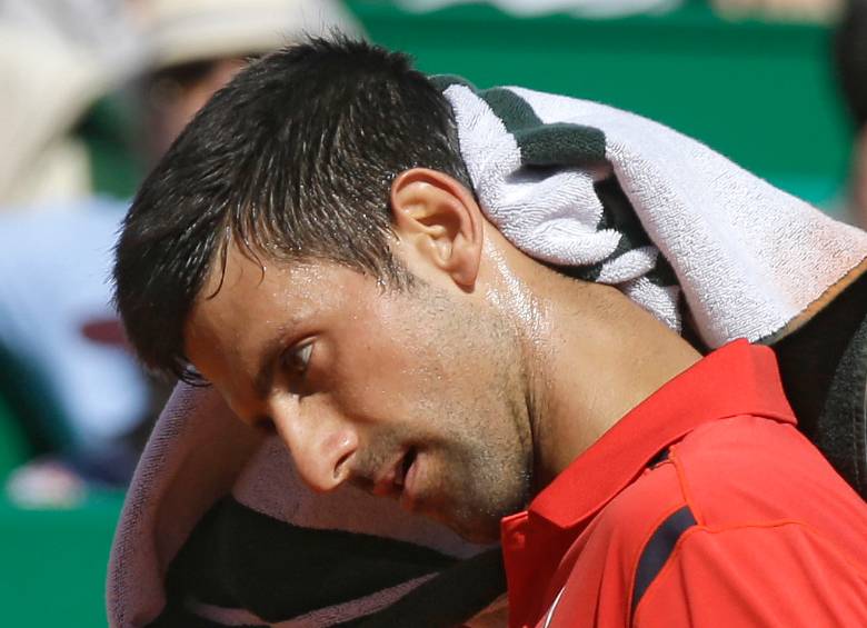 El checo Jiri Vesely, número 55 del mundo, detuvo este miércoles en la segunda ronda del torneo de tenis de Montecarlo al serbio Novak Djokovic. FOTO AP