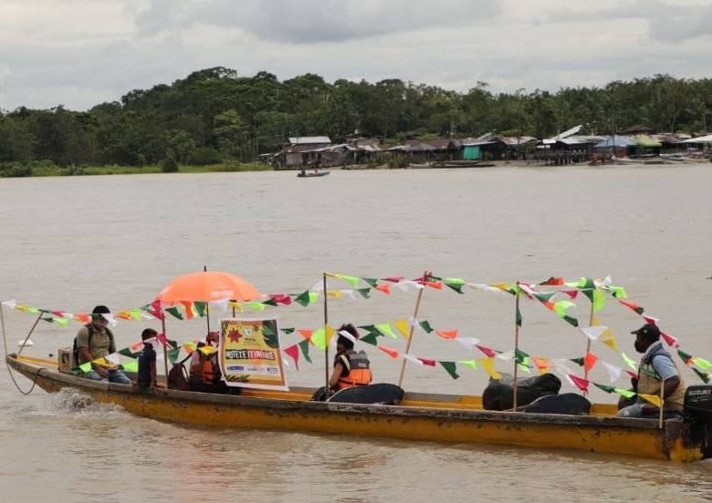 El tema de este año gira en torno a abrazar la herencia chocoana. Como parte de ello se están repartiendo libros a distintas comunidades del departamento. Foto: cortesía Flecho