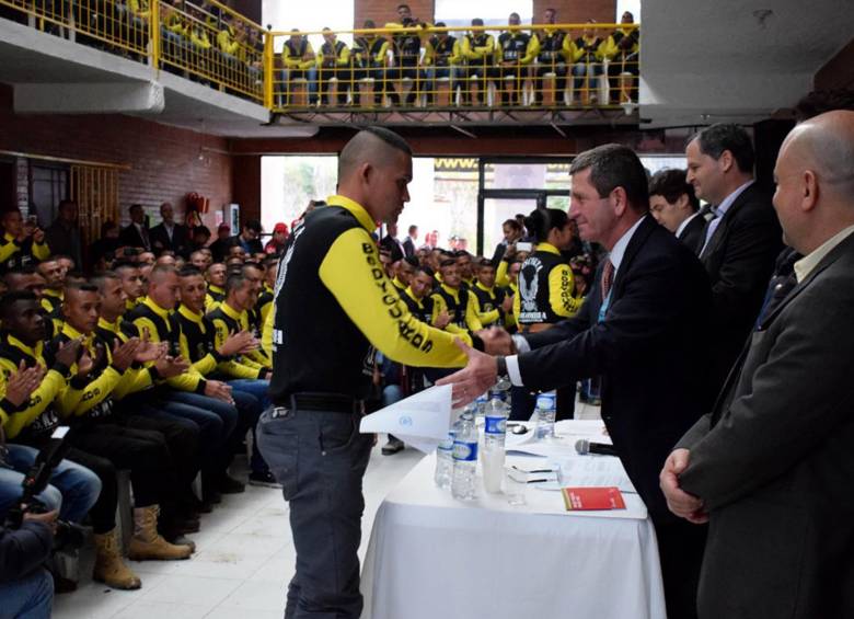 Este sería el nuevo salario para los escoltas de las Farc