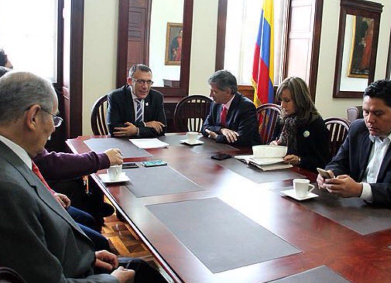 Las Comisiones de Paz de la Cámara de Representantes y de Senado se reunieron hoy con el ministro del Posconflicto, Rafael Pardo. FOTO COLPRENSA