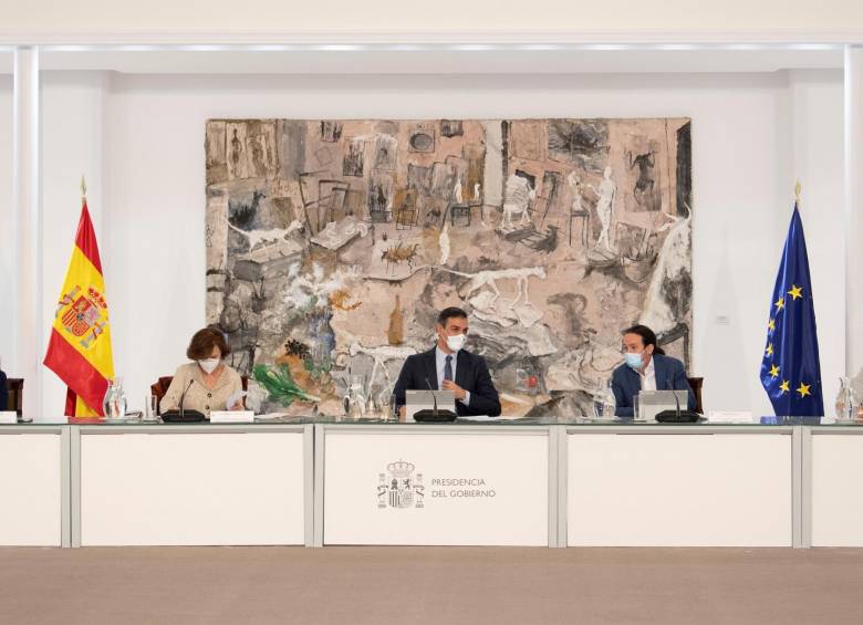 El gobernante español, Pedro Sánchez, ha precisado que ya el próximo martes el Gobierno decidirá la ampliación de la vigencia del estado de alarma hasta mayo del 2021. FOTO EFE