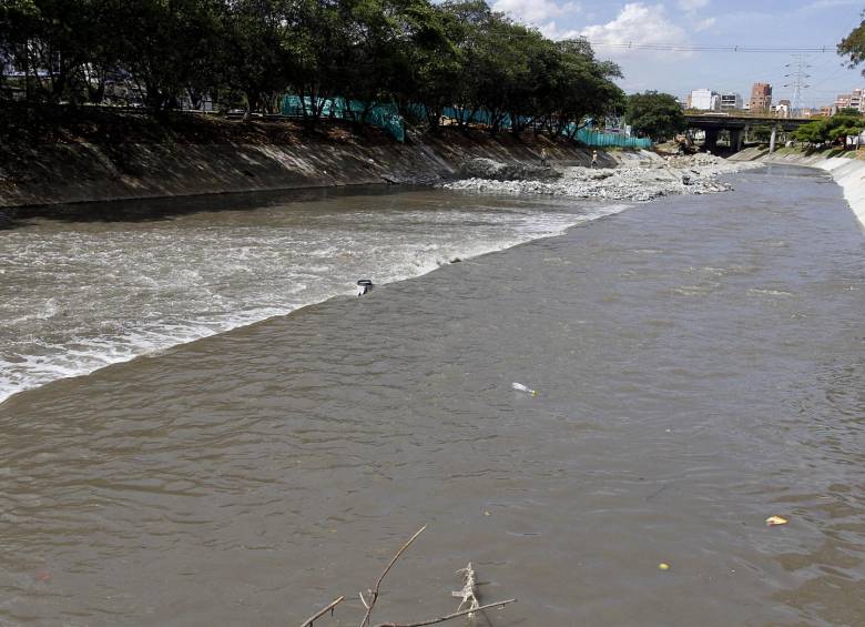 Con el saneamiento del río Medellín falta que la ciudadanía se apropie. FOTOS CORTESÍA-DONALDO ZULUGA
