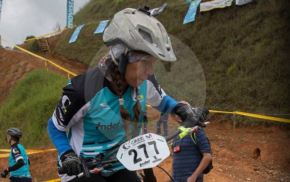 En el Adventure Bosi Camp de Caldas, Karen Arroyo tuvo las facultades para imponerse en el Clásico EL COLOMBIANO del 2016. En esta edición anhela repetir corona. FOTO donaldo zuluaga 