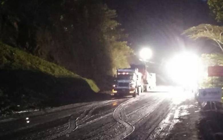 El derrumbe ocurrió en el kilómetro 73 + 500 de la vía Medellín - Bogotá, sector San Luis. FOTO CORTESÍA