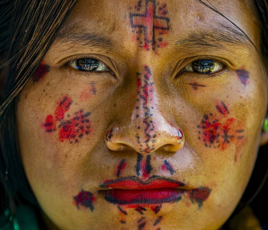 Los Indígenas siguen resistiendo a pesar de las violaciones a los derechos humanos que han sufrido por grupos armados que los quieren despojar de sus tierras ancestrales. Foto: Manuel Saldarriaga Quintero.