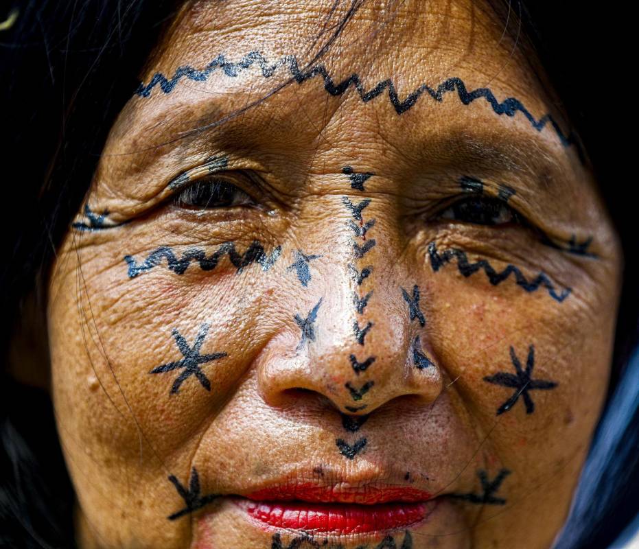 Los Indígenas siguen resistiendo a pesar de las violaciones a los derechos humanos que han sufrido por grupos armados que los quieren despojar de sus tierras ancestrales. Foto: Manuel Saldarriaga Quintero.