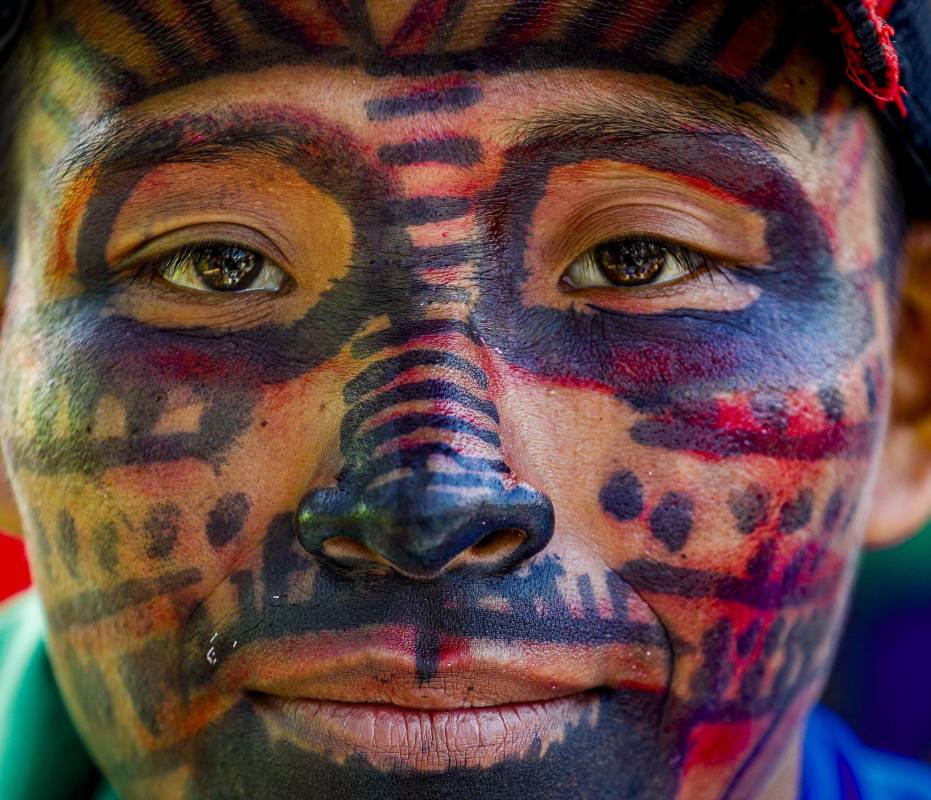 Los Indígenas siguen resistiendo a pesar de las violaciones a los derechos humanos que han sufrido por grupos armados que los quieren despojar de sus tierras ancestrales. Foto: Manuel Saldarriaga Quintero.