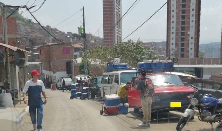 En el seguimiento a “los Triana”, agentes de Inteligencia fotografiaron los sitios de acopio de los alimentos.