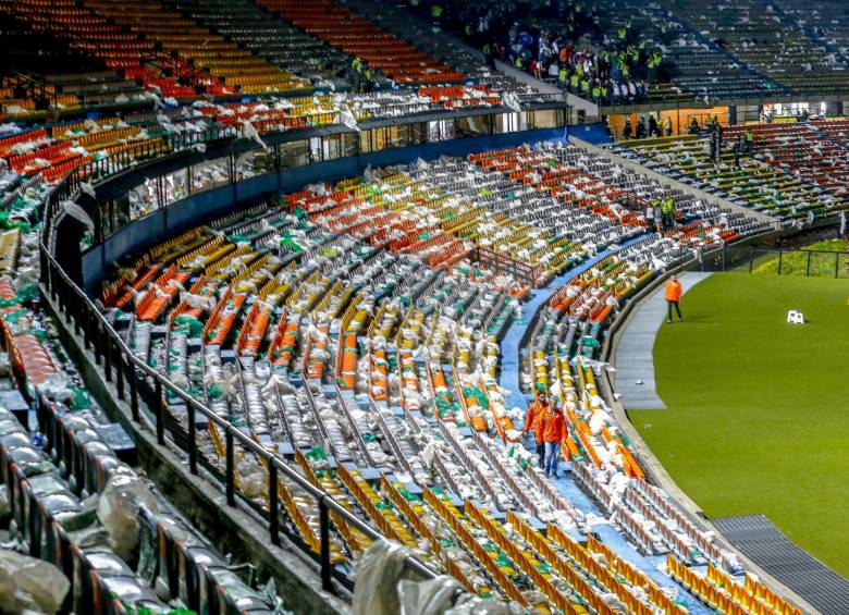 Recolección de basuras de afueras de estadio la pagarán equipos