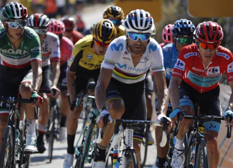 Alejandro Valverde, Miguel Ángel López y pegado de ellos, Nairo Quintana, el vencedor. FOTO efe