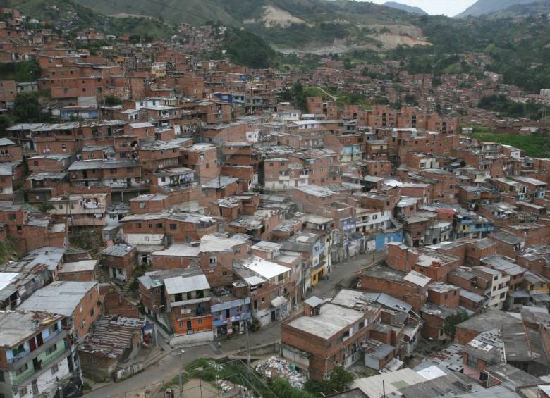 Panorámica de la comuna 13 en 2008