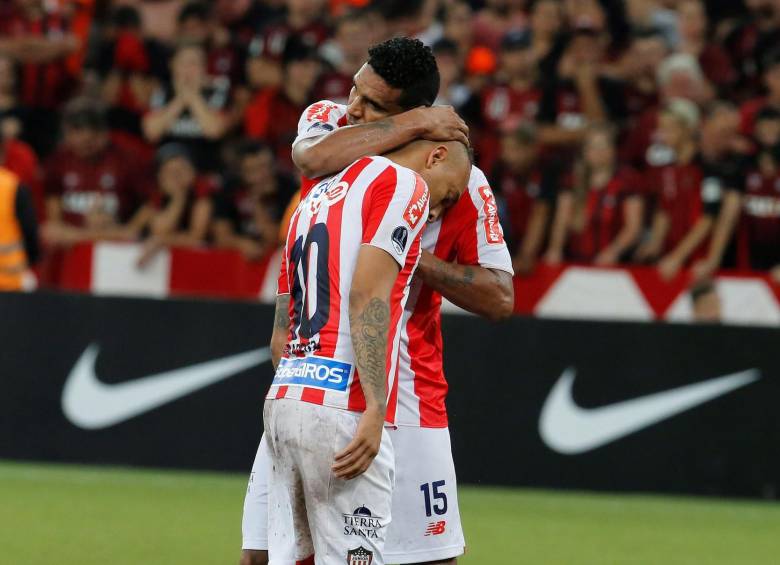 Jarlan Barrera y la tristeza por haber desperdiciado el penalti que le hubiera dado el título al Junior. FOTO EFE