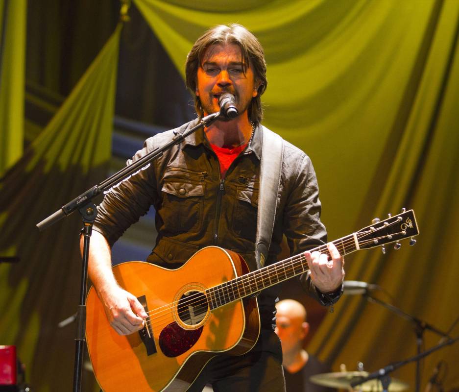 7. Jardín Botánico de Medellín. Concierto del artista en su ciudad natal, el 14 de diciembre de 2012. Ese año obtiene Grammy Latino al Álbum del Año y Mejor Vídeo Musical. 