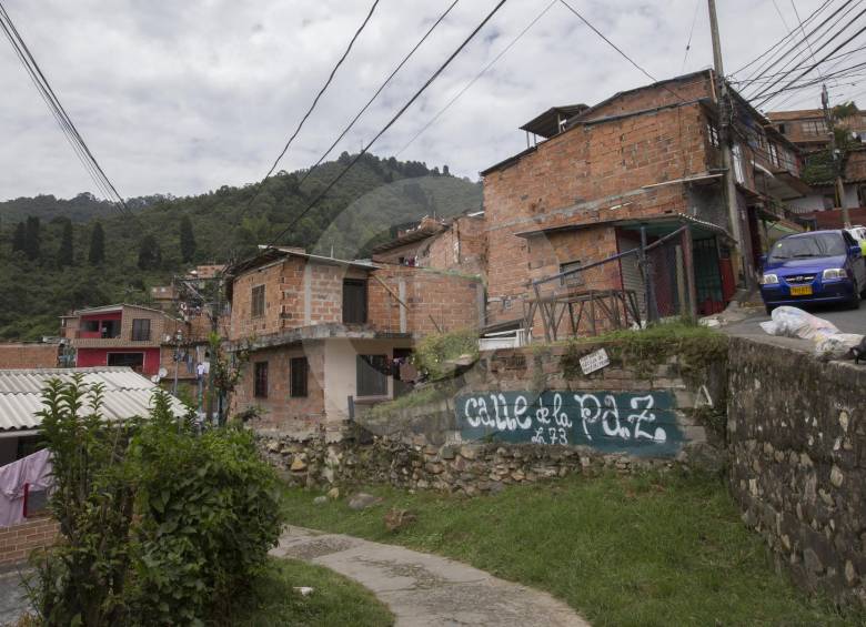 La vereda El Pedregal se ha ido extendiendo urbanísticamente hacia las laderas del cerro Manzanillo. FOTO Donaldo Zuluaga