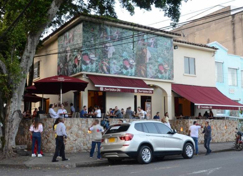 Este es el local de café de Juan Valdez donde ocurrió el asalto. FOTO EL PAÍS - COLPRENSA