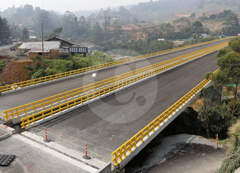 Los trabajos, por valor de 202 mil millones de pesos, hacen parte de un contrato anterior adjudicado por Invías, pero hará parte en el futuro del proyecto Pacífico 1 de Autopistas. FOTO donaldo zuluaga