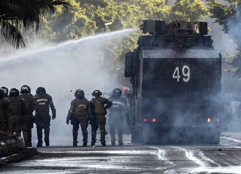 La Fiscalía chilena imputó este sábado cargos al carabinero autor del atropello. FOTO AFP