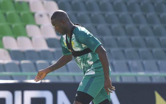 El defensor de 30 años, nacido en Turbo, llegó al León en el 2017 y acaba de ampliar por tres temporadas más su vinculación con el cuadro manito. FOTO TOMADA TWITTER