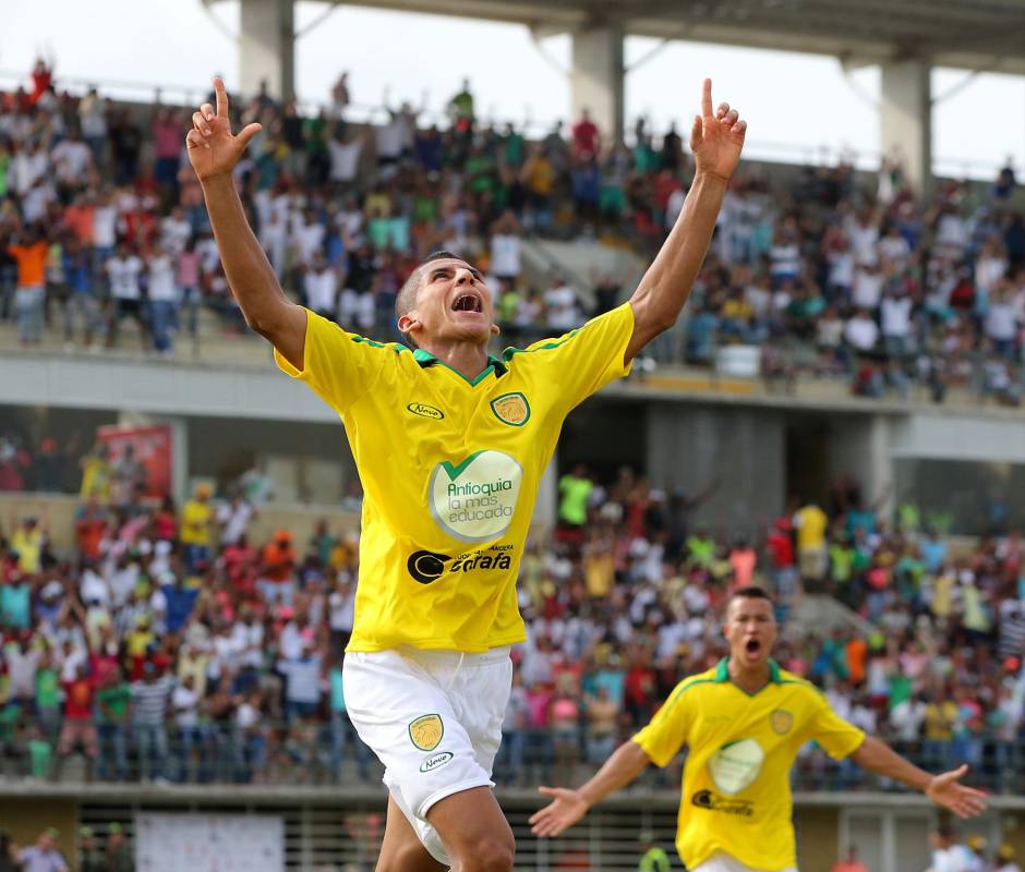 El primer partido profesional en Urabá lo jugaron Leones y Pereira. FOTO JULIO CÉSAR HERRERA