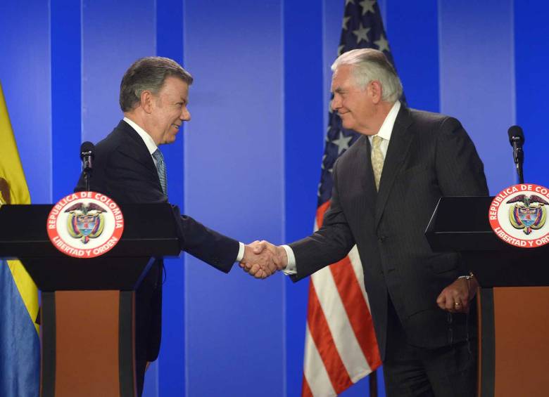 El 6 de febrero, el secretario de Estado de EE. UU., Rex Tillerson, visitó Colombia y en reunión con el presidente Juan Manuel Santos se habló la puesta en marcha de lo acordado. FOTO colprensa