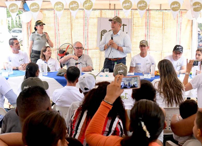 El presidente Iván Duque durante su visita a la región de Catatumbo. FOTO: Presidencia