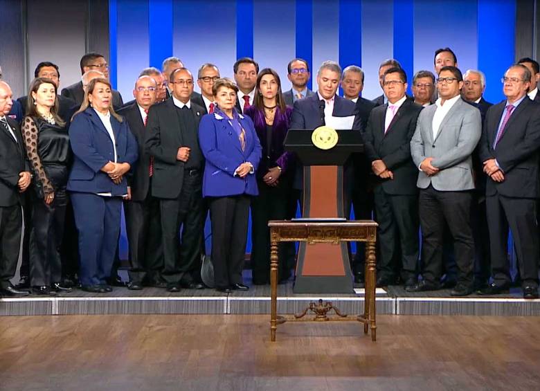 El presidente Iván Duque firmó un acuerdo con los rectores de las universidades públicas que implica que las transferencias para el funcionamiento de estas en 2019 crecerán 3 puntos por encima del IPC; y 4 puntos entre el 2020 y el 2022. FOTO cortesía presidencia