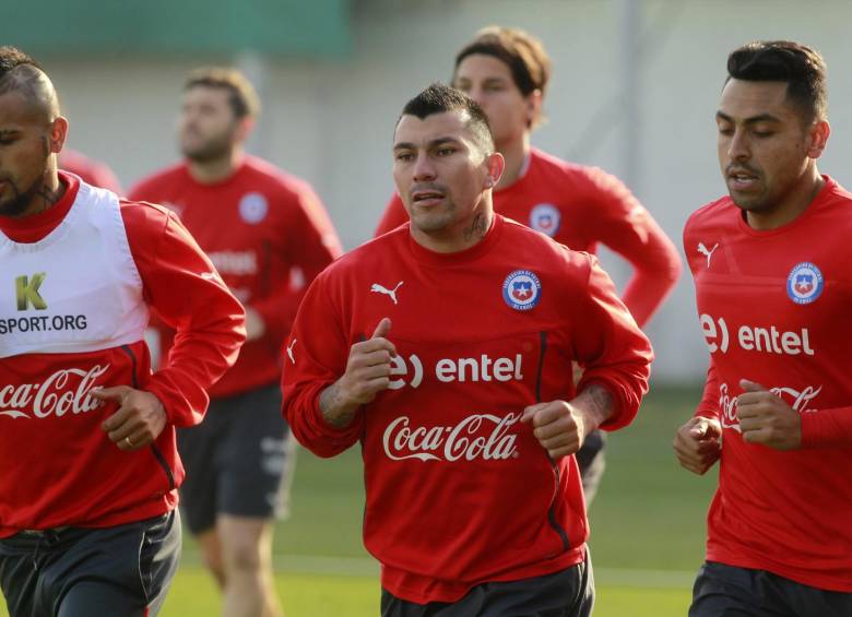 Arturo Vidal (izquierda) es la gran esperanza de gol en el conjunto chileno, que hoy buscará ser el primer finalista de la Copa América en su partido ante el conjunto peruano. FOTO 