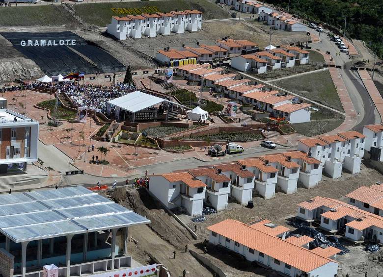 La Gobernación aportará para la Casa de la Cultura, la Casa del Campesino, la Adulto Mayor y el polideportivo. FOTO presidencia