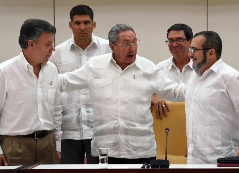 El presidente Juan Manuel Santos acaba de notificarle a la guerrilla de las Farc que “Les guste o no” lo que se firme en la Habana (Cuba) “lo someteré a plebiscito”. FOTO ARCHIVO