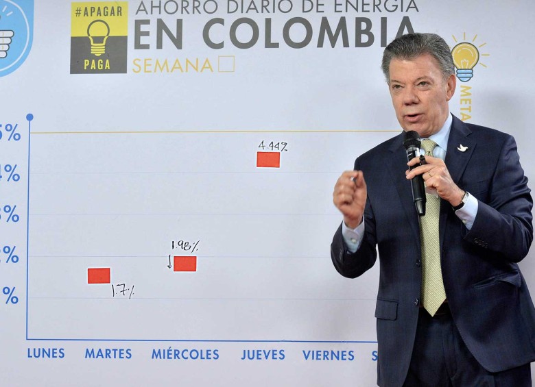 El presidente Juan Manuel Santos explicó que el ahorro diario de energía en el país llegó el miércoles a 4,44 %, pero aún falta para descartar cortes del suministro. FOTO cortesía presidencia
