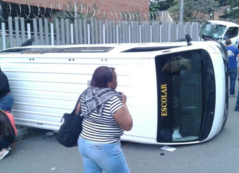 Accidente en Envigado no dejó heridos de gravedad. FOTO: CORTESÍA GUARDIANES ANTIOQUIA 