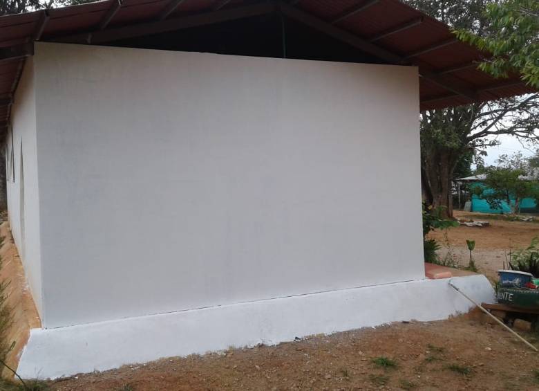 Así quedó el centro de salud listo para ser pintado con obras de los niños del ETCR.