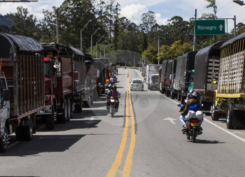 El ministro de Transporte, insistió en rechazar las vías de hecho y dijo que el Gobierno está buscando “soluciones profundas, claras y precisas”.. FOTO Jaime Pérez