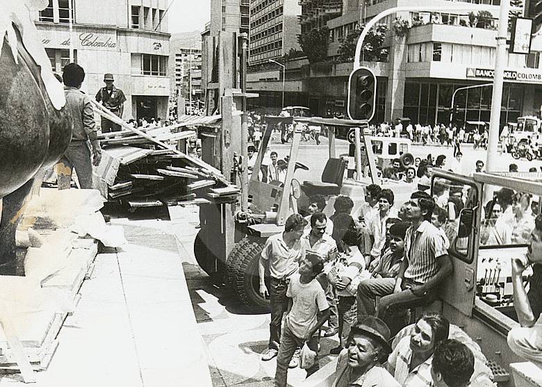 El trasero de La Gorda se descubrió a las 10:00 de la mañana y provocó risas y aplausos entre los espectadores. FOTO ARCHIVO EL COLOMBIANO