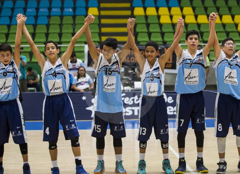 A Tiburones de Barranquilla siempre se lo consideró favorito del certamen infantil de la cesta. FOTO jaime pérez munévar