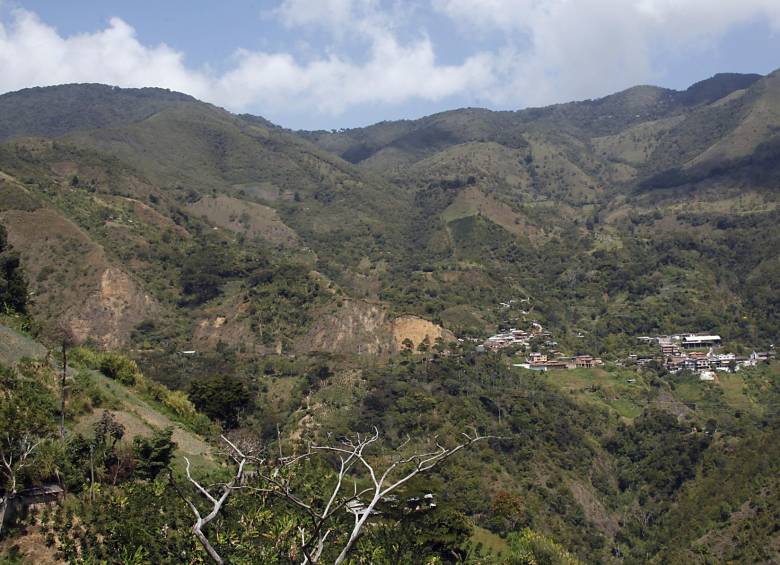 Con la construcción del túnel el boquerón de El Toyo dejaría de ser una pesadilla para quienes recorran la vía entre Medellín y Urabá. La obra no es solo clave para Antioquia, también para todo el occidente y parte del sur del país. FOTO jaime Pérez