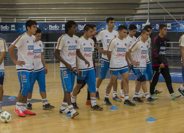 Son cuatro horas diarias de entrenamiento, con jornadas a mañana y tarde, las que cumple la Selección Colombia de futsal que se prepara para el Suramericano en Uruguay. FOTO donaldo zuluaga
