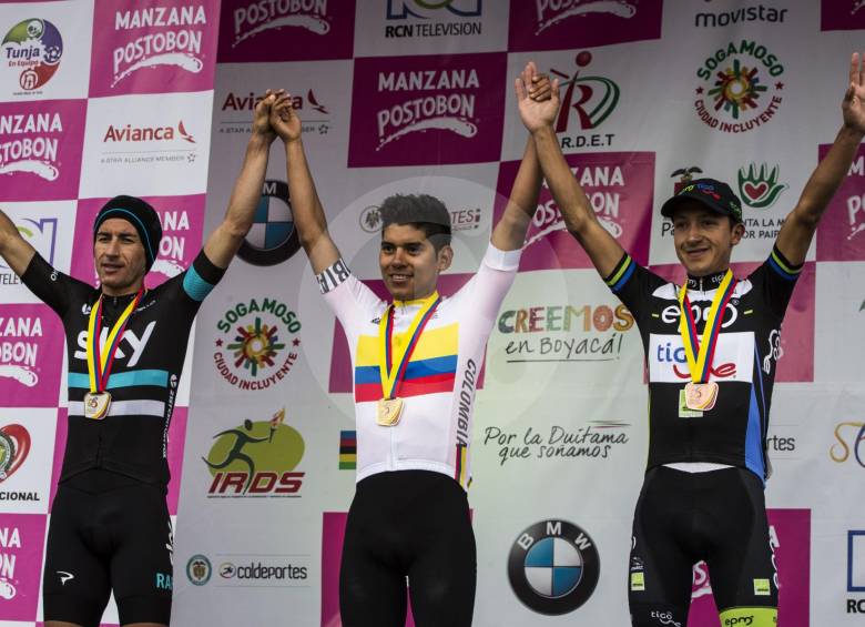 El podio de la ruta de fondo: Ávila -centro; Sergio L. Henao y Cayetano Sarmiento. Fotos Julio César Herrera