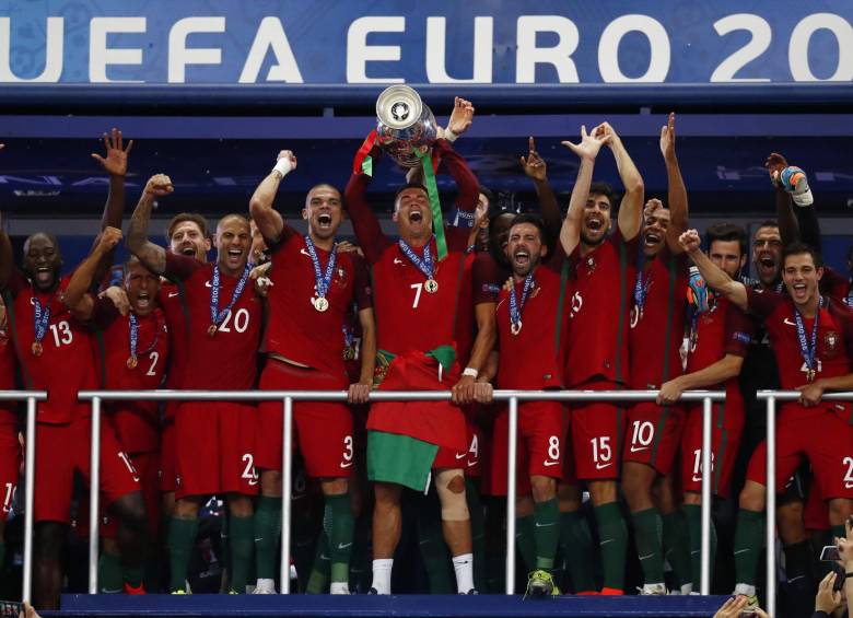Por primera vez en su historia, Portugal gana la Eurocopa. FOTO AP