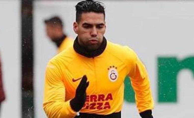 Apenas el jueves había reaparecido Falcao en las prácticas luego de que se especulara sobre su ausencia. FOTO: GALATASARAY